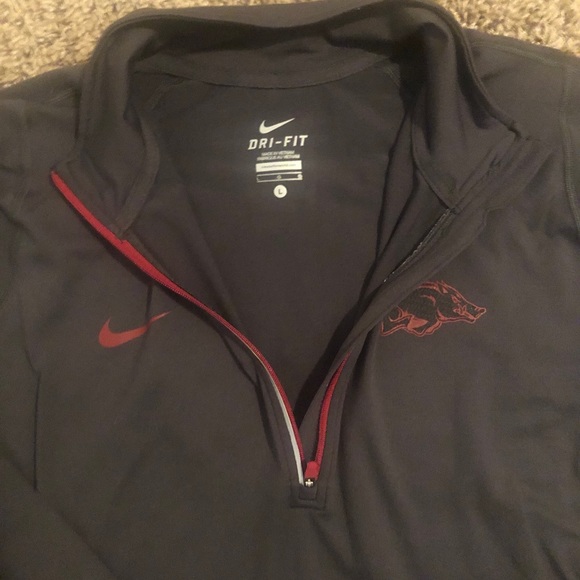 Razorback Nike Pullover -DRIFIT - Picture 4 of 5
